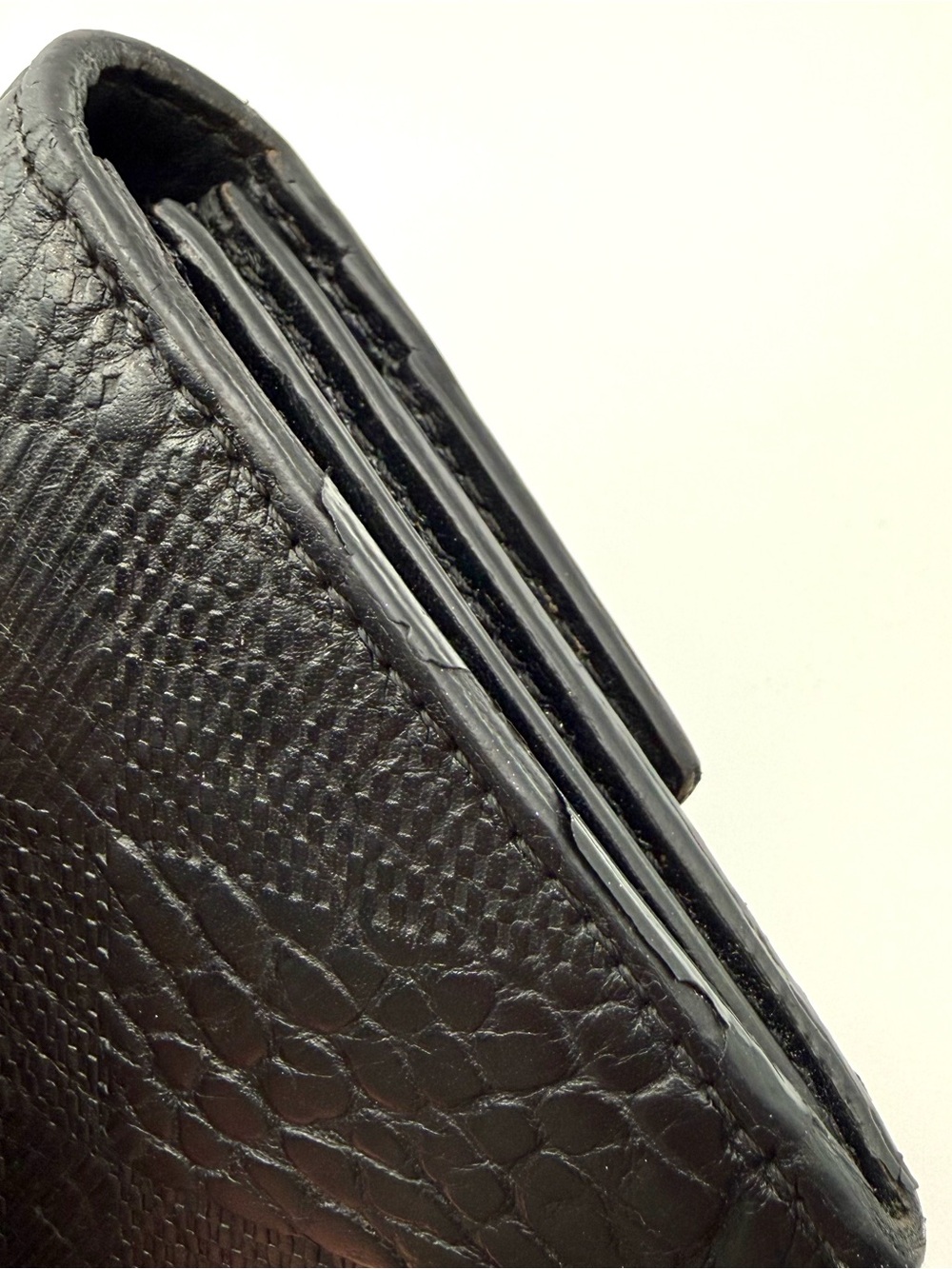 Burberry Embossed Pattern Black Leather Wallet | New Zipper Pull - Picture 15 of 16